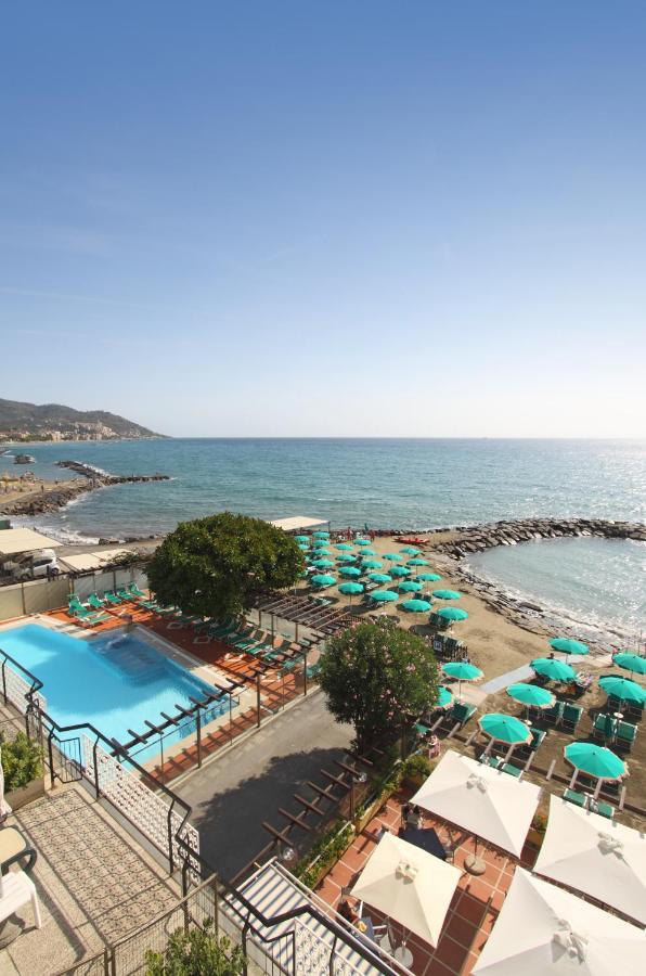 Hotel Bellevue Et Mediterranee Diano Marina Exterior photo
